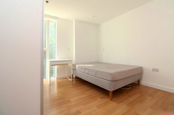 1 Bedroom Flat To Rent In Riverside Apartments, Goodchild Road, London, N4