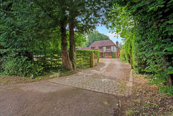 5 Bedroom Detached House For Sale In Alton Lane, Four Marks, GU34