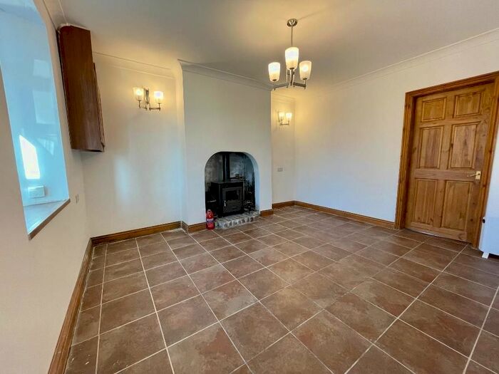 2 Bedroom End Of Terrace House For Sale In Doncaster Road, Crofton