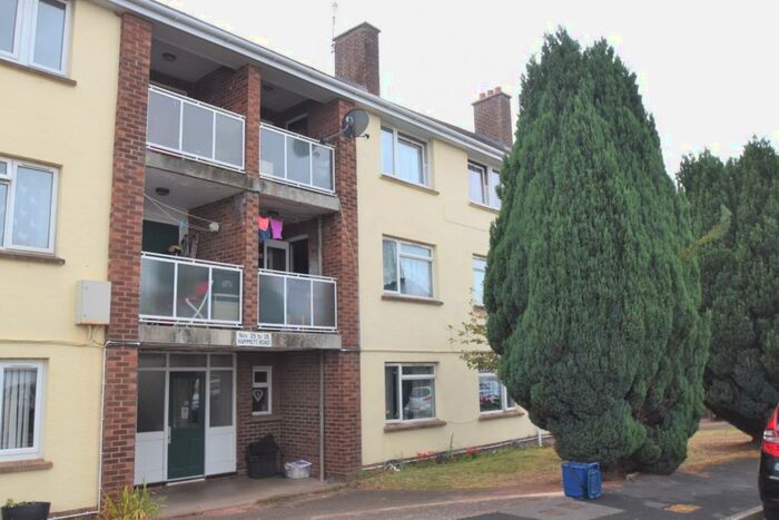 2 Bedroom Flat To Rent In Hammett Road, Cullompton, Devon, EX15