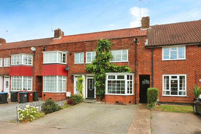 3 Bedroom Terraced House For Sale In Newfields, Welwyn Garden City, Herts, AL8