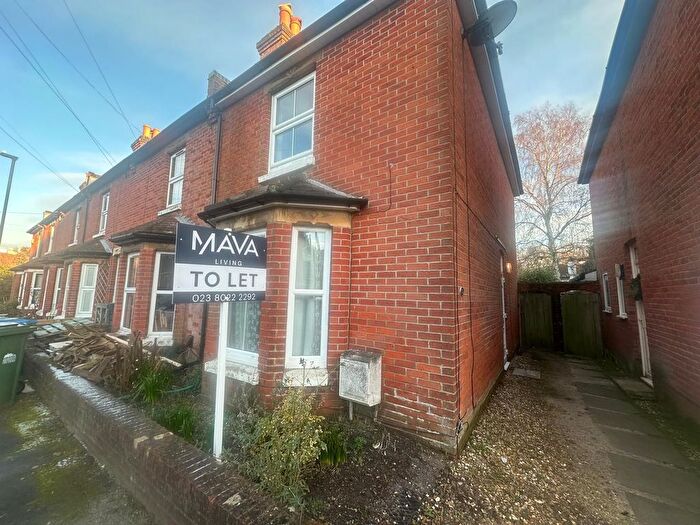 2 Bedroom Semi-Detached House To Rent In Roselands Gardens, Southampton, SO17