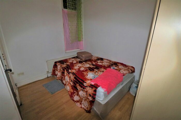 1 Bedroom Flat To Rent In Woodlands Road, Ilford, Essex IG1