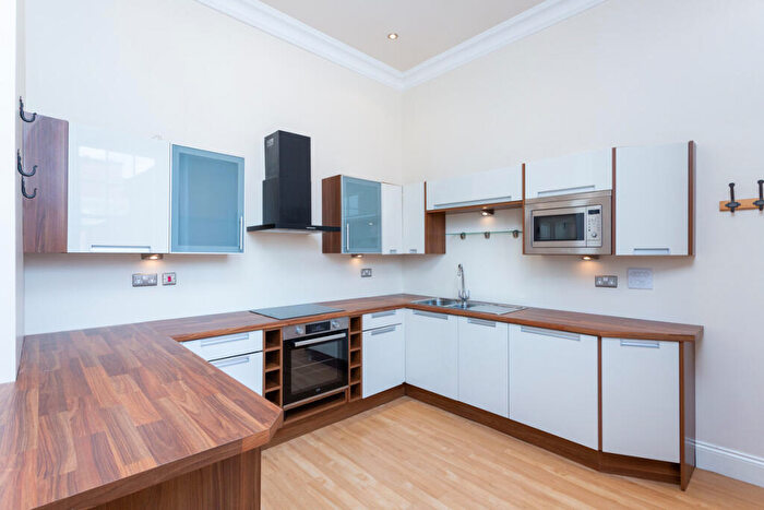 2 Bedroom Apartment For Sale In Winckley Street, Preston, PR1