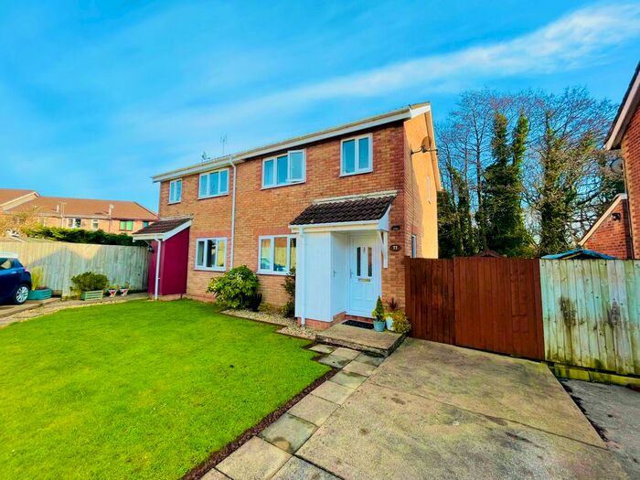 3 Bedroom Property To Rent In Pinecrest Drive, Thornhill, Cardiff, CF14