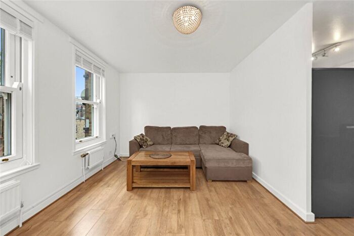 1 Bedroom Apartment To Rent In Clerkenwell Close, EC1R