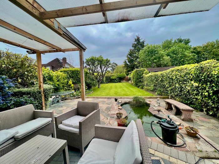 4 Bedroom Detached House For Sale In Pinner Hill Road, Pinner, HA5