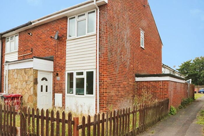 3 Bedroom End Of Terrace House For Sale In Dart Close, Slough, SL3