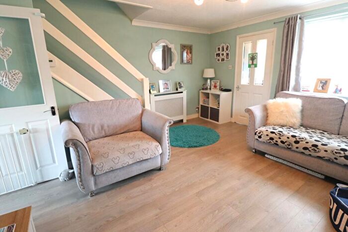 3 Bedroom Terraced House For Sale In Blackmore Walk, Rayleigh, SS6