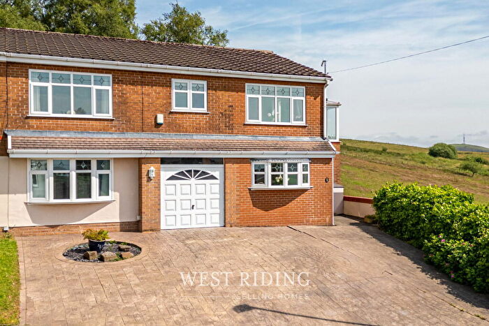 4 Bedroom Semi-Detached House For Sale In Beechwood Drive, Mossley, Ashton-Under-Lyne, OL5