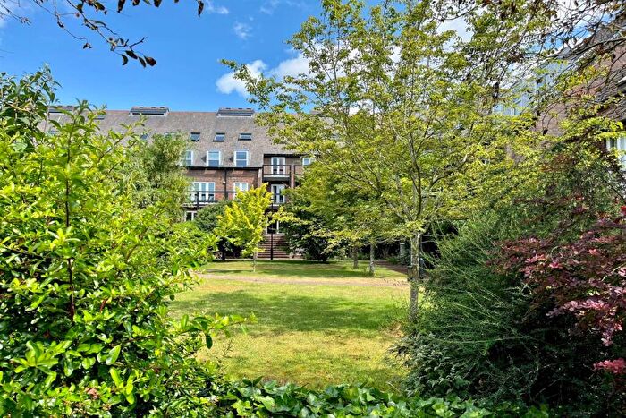 1 Bedroom Flat To Rent In Folly Bridge Court, Oxford, Oxford, OX1