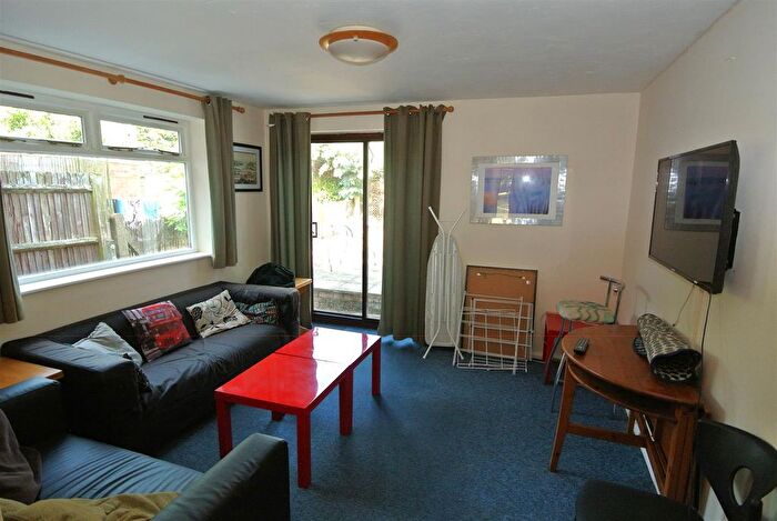 5 Bedroom End Of Terrace House To Rent In Cherrywood Avenue, Englefield Green, Egham, TW20