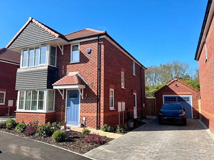 4 Bedroom Detached House To Rent In Rose Tree Place, Shireoaks, Worksop, S81