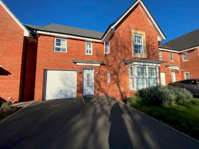 4 Bedroom Detached House To Rent In Espalier Close, Nuneaton, CV10