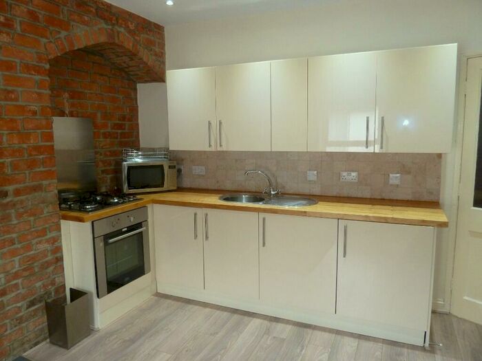 1 Bedroom Flat To Rent In Church Street, Ruskington, NG34