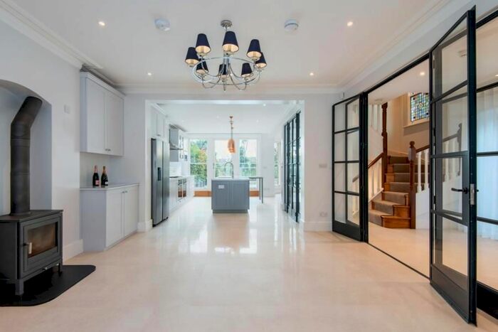 5 Bedroom Property To Rent In Church Crescent, Muswell Hill, N10