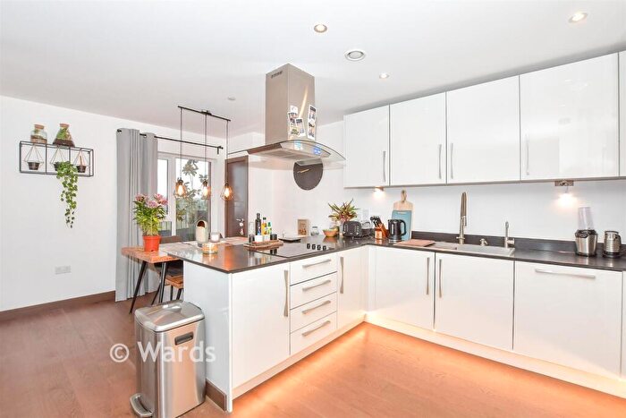 2 Bedroom Apartment For Sale In Rosalind Drive, Maidstone, Kent, ME14
