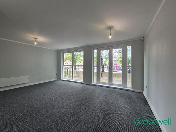 1 Bedroom Flat To Rent In Green View, Salford, M7