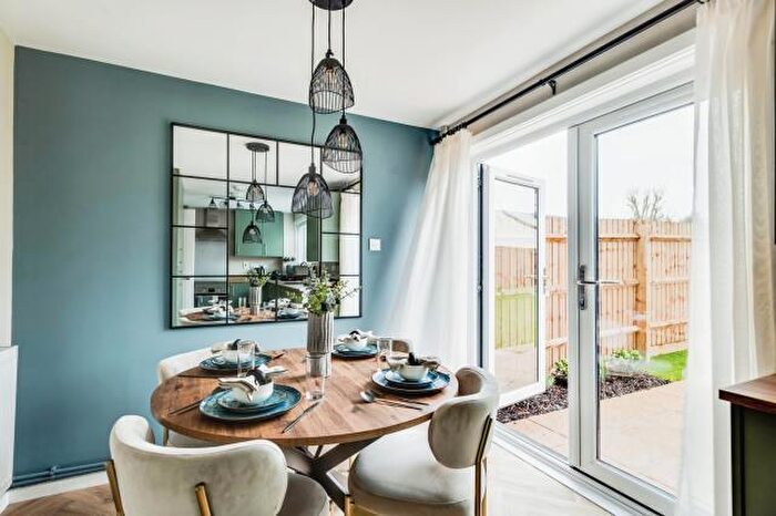 3 Bedroom End Of Terrace House To Rent In Norton Grove, Carterton, OX18