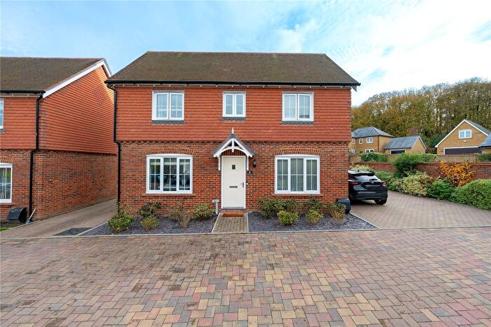 3 Bedroom Detached House For Sale In Parsonage Close, Hermitage Park, Maidstone, ME16