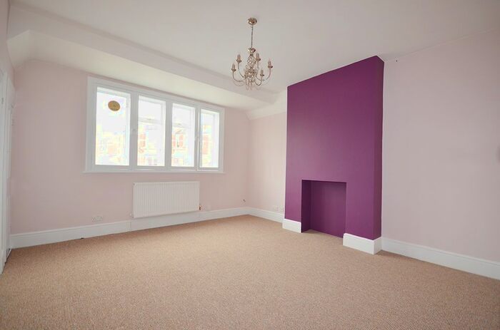 2 Bedroom Flat To Rent In Muswell Hill Broadway, Muswell Hill, London, N10