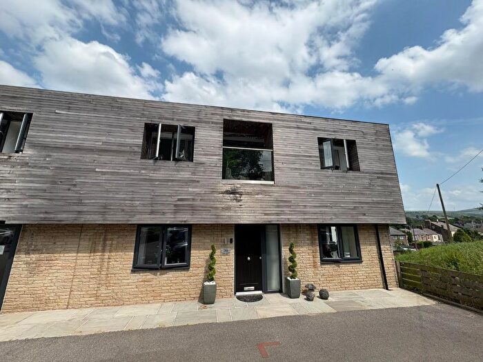 2 Bedroom Town House For Sale In Holcombe Road, Rossendale, BB4