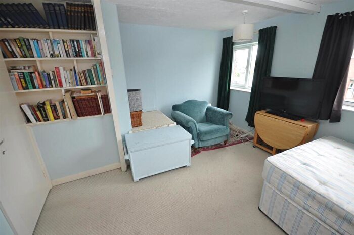 3 Bedroom Semi-Detached House For Sale In Grampian Way, Thorne, DN8