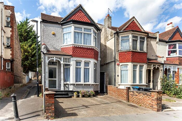 3 Bedroom End Of Terrace House For Sale In Brighton Road, Purley, CR8