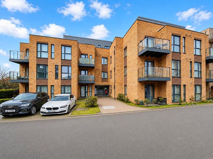 1 Bedroom Flat For Sale In Dominion Court, London Road, Hounslow, TW3