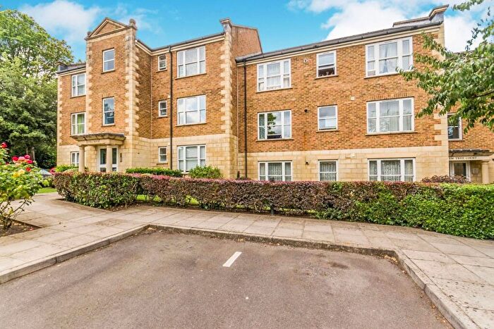 1 Bedroom Flat To Rent In Walnut Mews, Sutton, Surrey, SM2