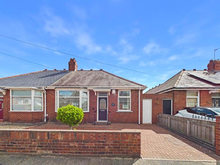 2 Bedroom Semi-Detached Bungalow For Sale In Glendale Avenue, North Shields, NE29