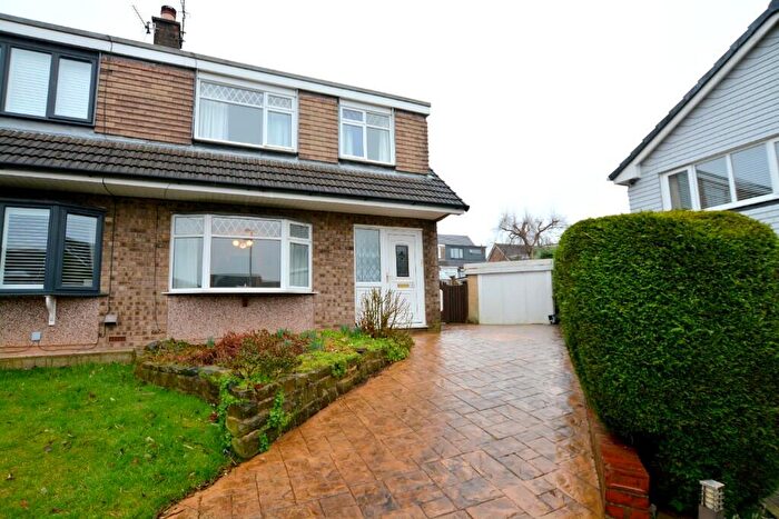 3 Bedroom Semi Detached House For Sale In Burns Fold, Dukinfield, Cheshire, SK16