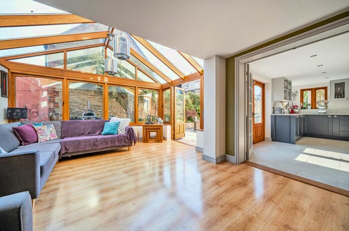 5 Bedroom Detached House For Sale In Stadhampton, Oxfordshire, OX44