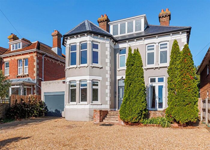 5 Bedroom Detached House For Sale In Cowes, Isle Of Wight, PO31