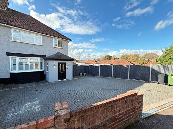 3 Bedroom Property To Rent In Blackwell Drive, Watford, WD19