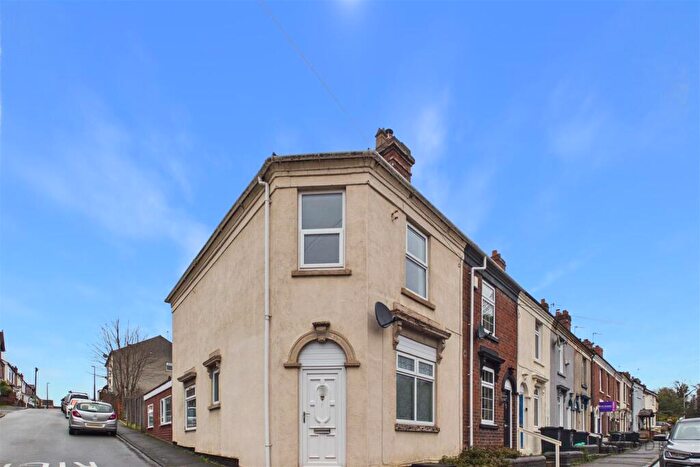 2 Bedroom End Of Terrace House For Sale In Collis Street, Stourbridge, DY8