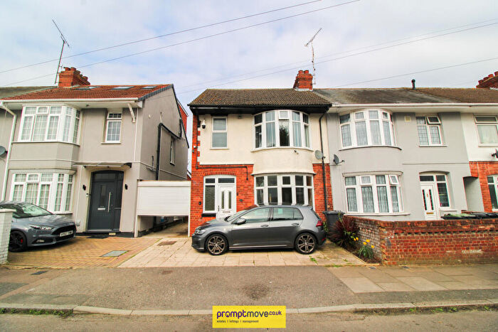 3 Bedroom Semi Detached House To Rent In St Ethelbert Avenue Luton, LU3