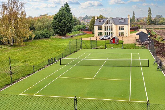 5 Bedroom Detached House For Sale In Holme Road, Yaxley, PE7