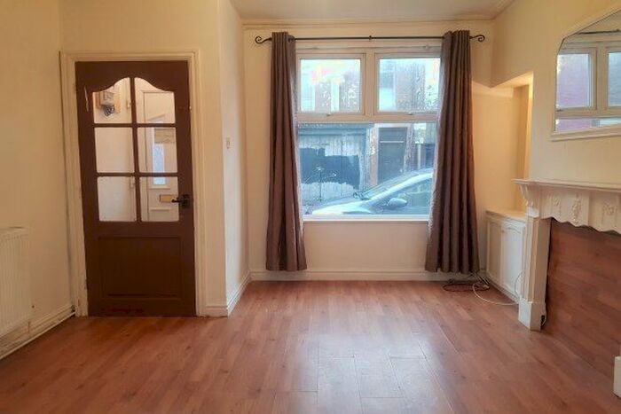 2 Bedroom Property To Rent In Lind Street, Liverpool L4