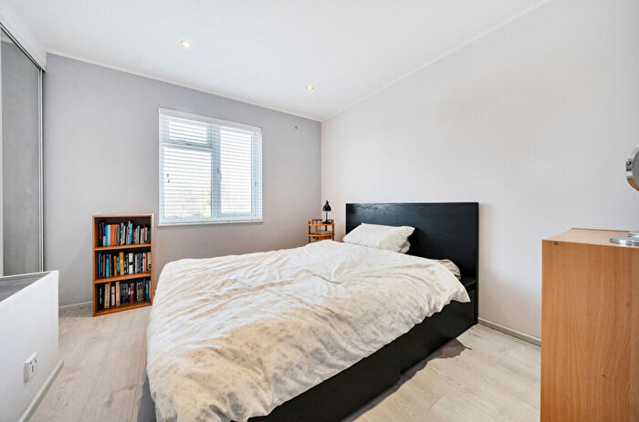 2 Bedroom Semi-Detached House For Sale In Coe Avenue, London, SE25