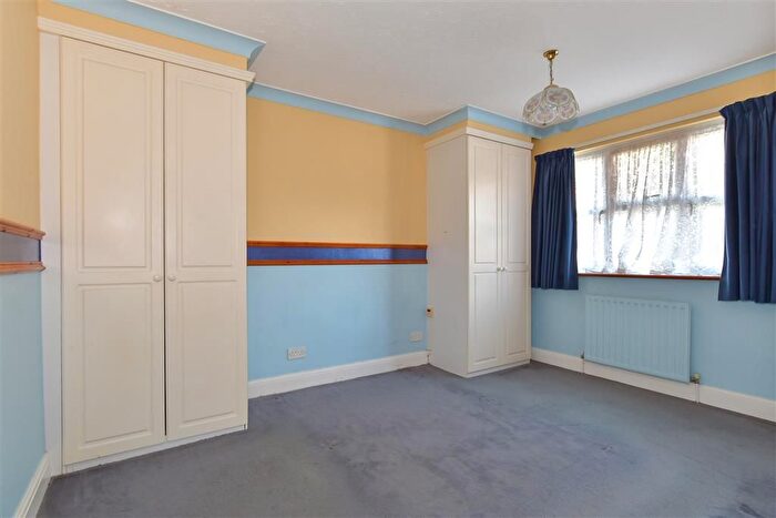 4 Bedroom Detached House For Sale In Church Farm Close, Hoo, Rochester, Kent, ME3