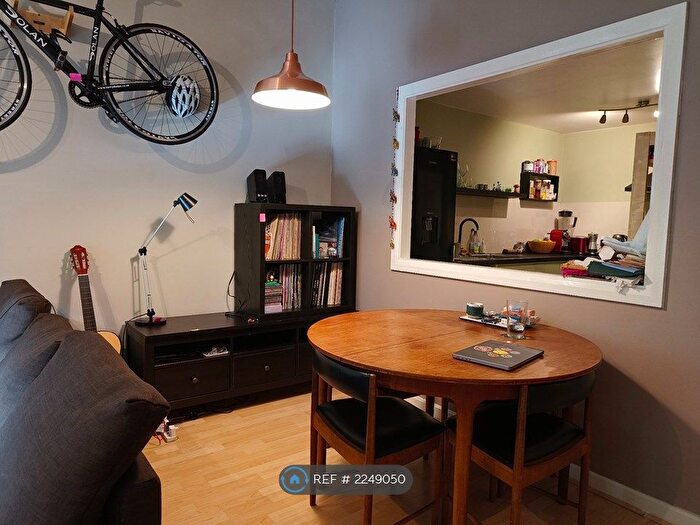 1 Bedroom Flat To Rent In Broadwalk, Birmingham, B1