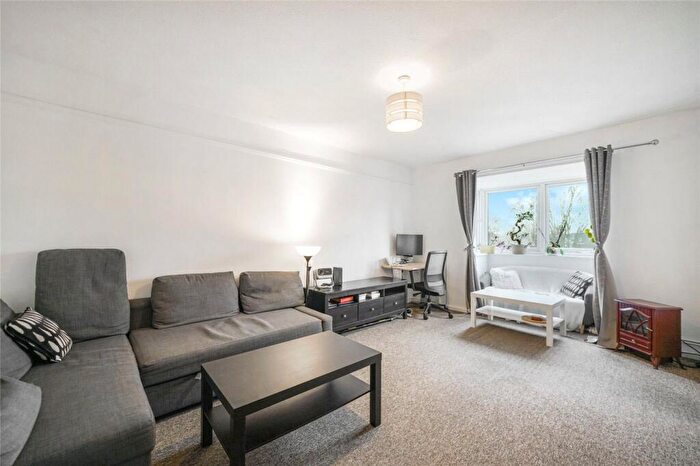 2 Bedroom Apartment For Sale In Camden Road, London, N7