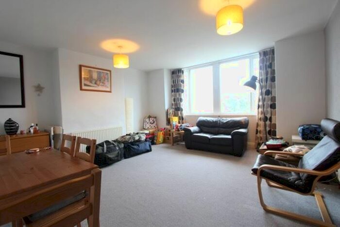 2 Bedroom Flat To Rent In Burley Road, Leeds, LS4