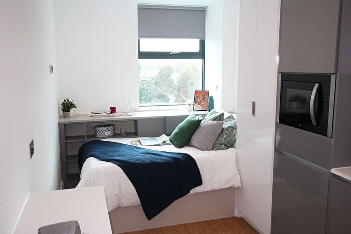 1 Bedroom Flat To Rent In Chester Road, Manchester, M16