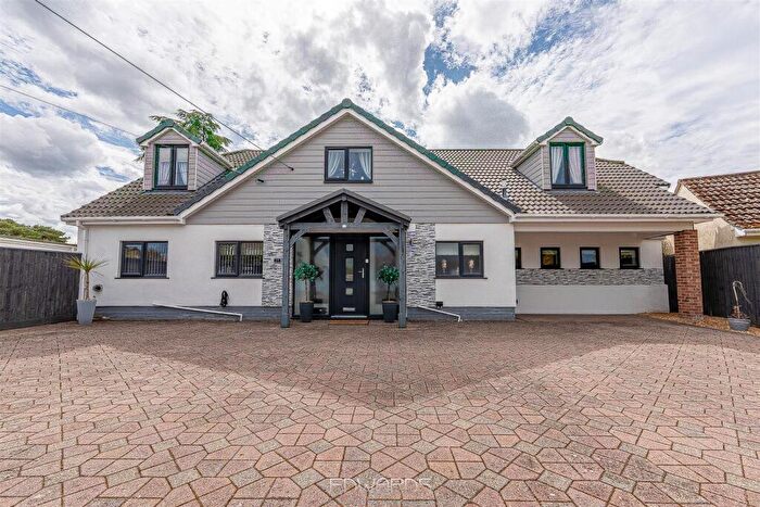 4 Bedroom Detached House For Sale In , Oaks Drive, St Leonards And St Ives, Dorset, B, BH24