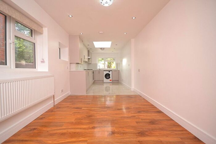 3 Bedroom Property To Rent In Grange Avenue, Reading, RG6