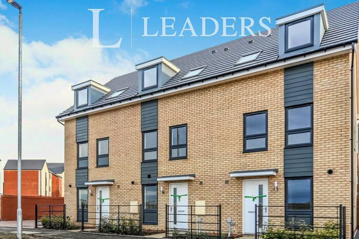 3 Bedroom Town House To Rent In Four Acre Drive, Wixams, MK45