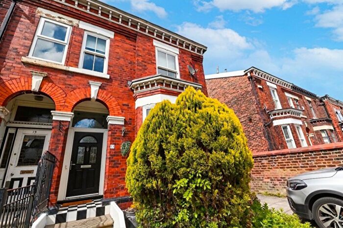 3 Bedroom Semi-Detached House For Sale In Worsley Road, Swinton, M27