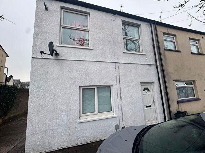 3 Bedroom Apartment For Sale In Arthur Street, ( Flats), Cardiff, CF24